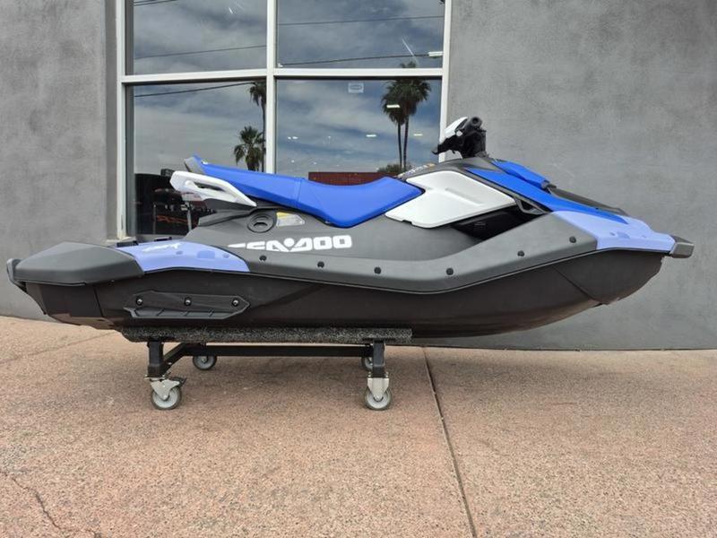 2025 Sea-Doo Spark™ for 3 Rotax® 900 ACE™ - 90 CONV with IBR - 2025 Sea-Doo Spark™ for 3 Rotax® 900 ACE™ - 90 CONV with IBR